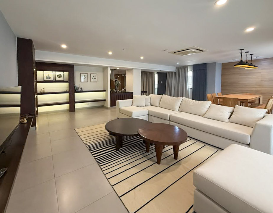 Phrom Phong Condo 240 SQM | Luxury 3BR Renovated