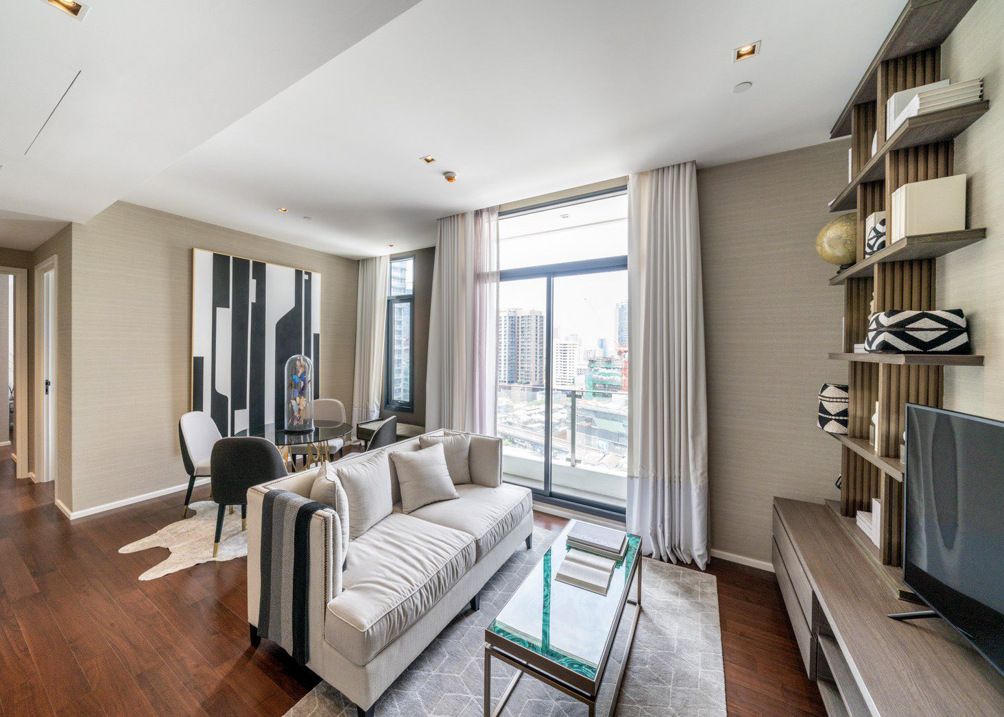 Diplomat 39 2BR 92 SQM Condo Near BTS Phrom Phong