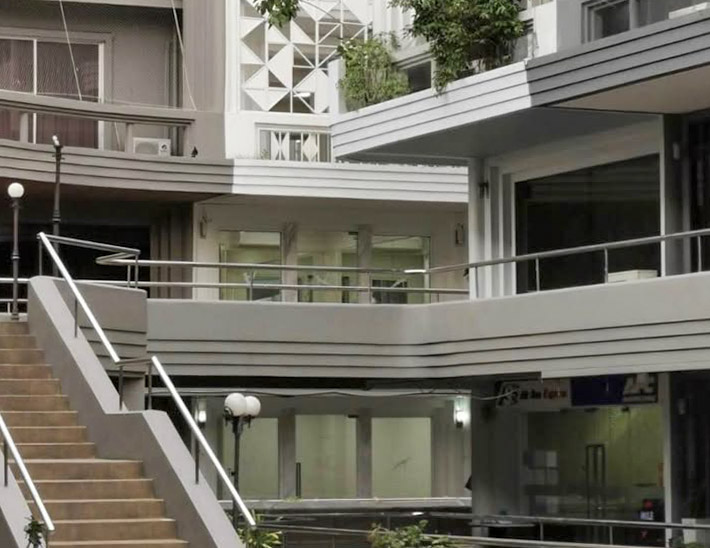 Luxury Home Office 280 SQM Ekkamai 63 Near BTS