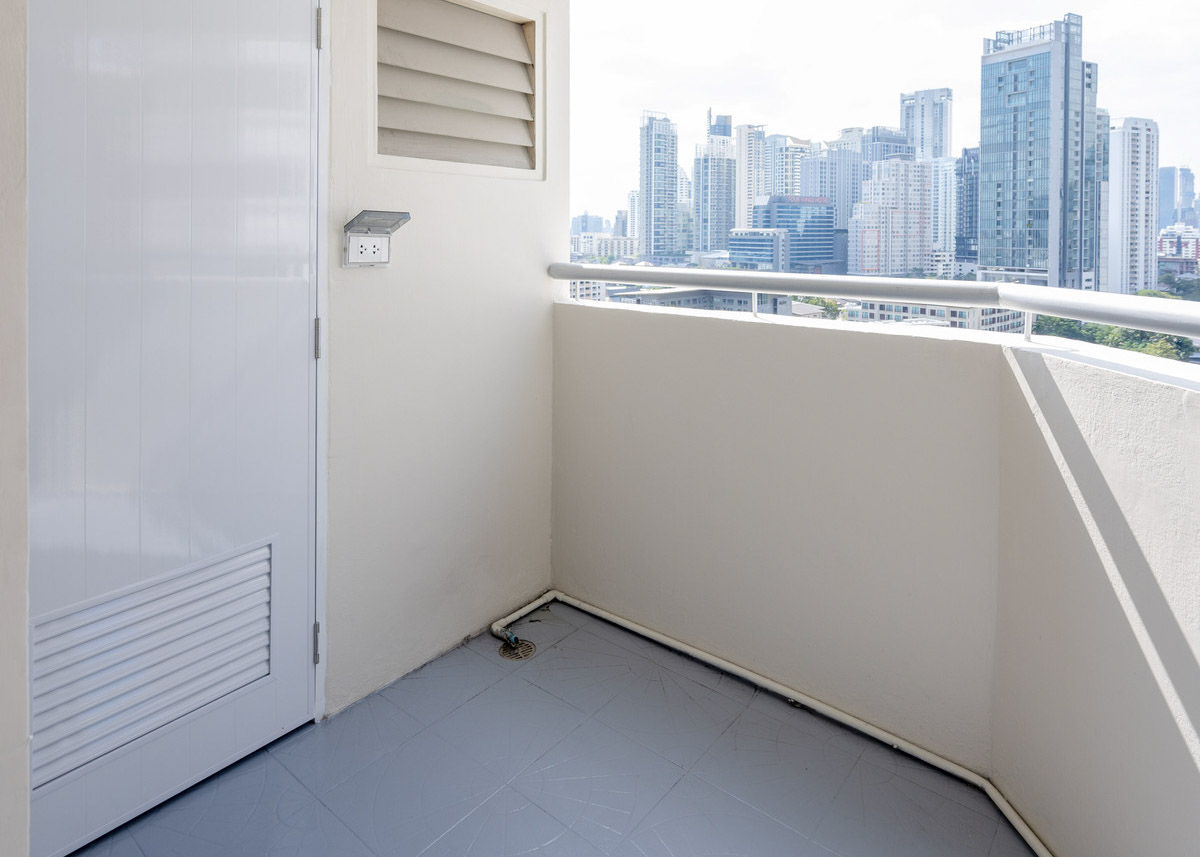 1eddfd6d6c988253e8e157ce5384ef0f Waterford 144 SQM near BTS Phrom Phong for Sale