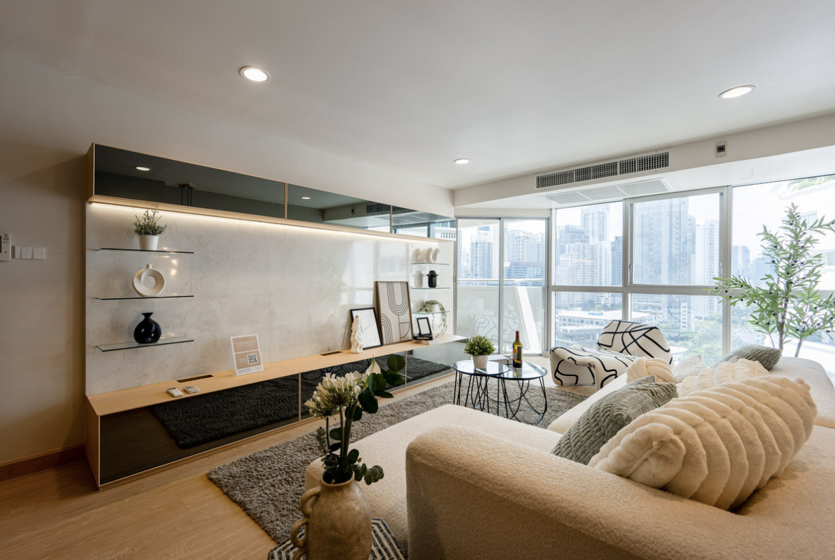 Waterford 144 SQM near BTS Phrom Phong for Sale