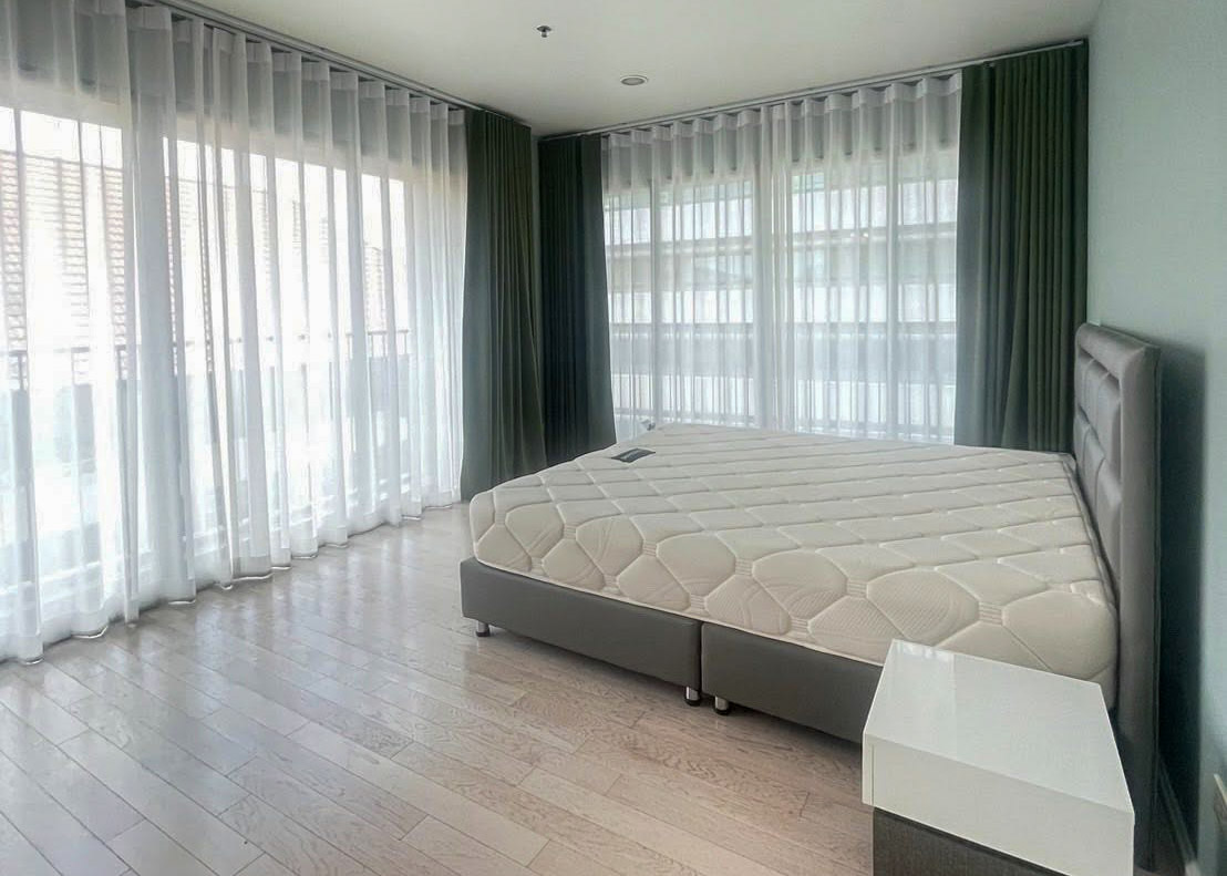 707153948_10227585229411132_6225165639341256819_n Noble Solo 70 SQM near BTS Thonglor for Rent