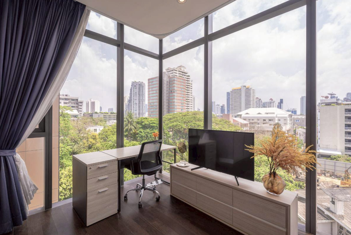 VITTORIO 2 Bed 137 SQM near BTS Phrom Phong