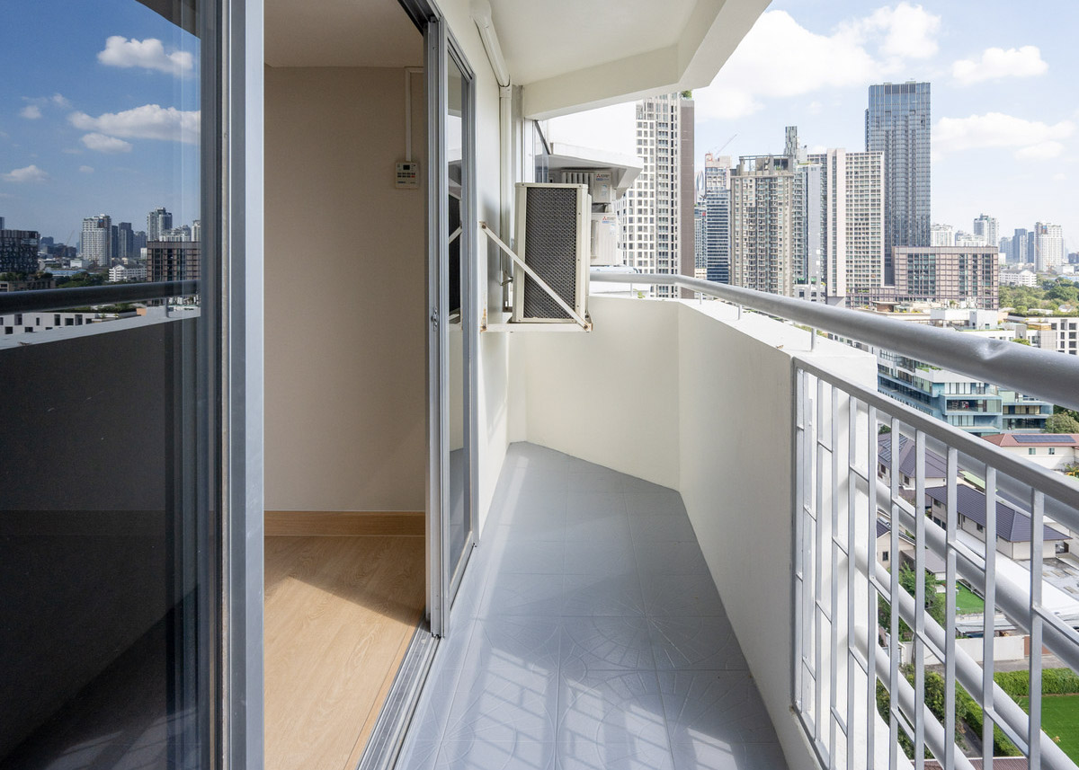 b959e151c80f50c33e6958b503650b64 Waterford 144 SQM near BTS Phrom Phong for Sale