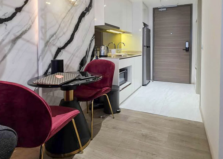 41 SQM FYNN Asoke Condo Rent near BTS Asoke