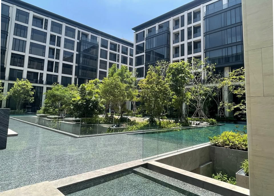 The Reserve 61 Hideaway Condo 64 SQM Ekkamai