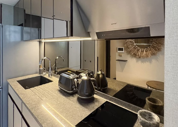 The Reserve 61 Hideaway Condo 64 SQM Ekkamai