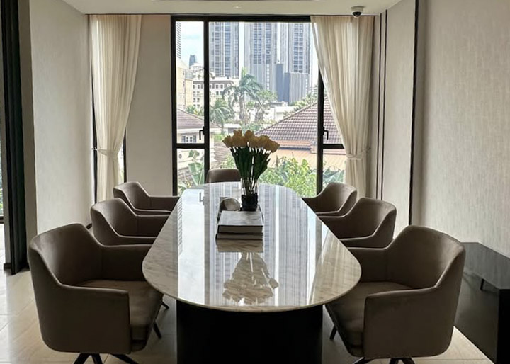 The Reserve 61 Hideaway Condo 64 SQM Ekkamai