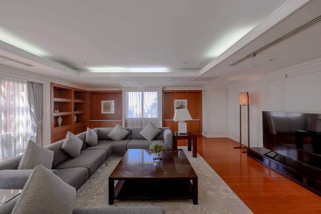 Las Colinas Duplex Penthouse 698.47 SQM Sukhumvit 21