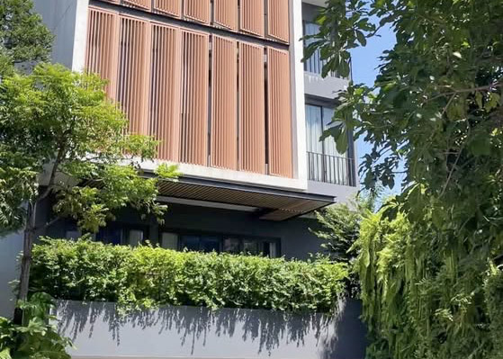 Arna Ekamai for Rent | 500+ SQM Private Residence