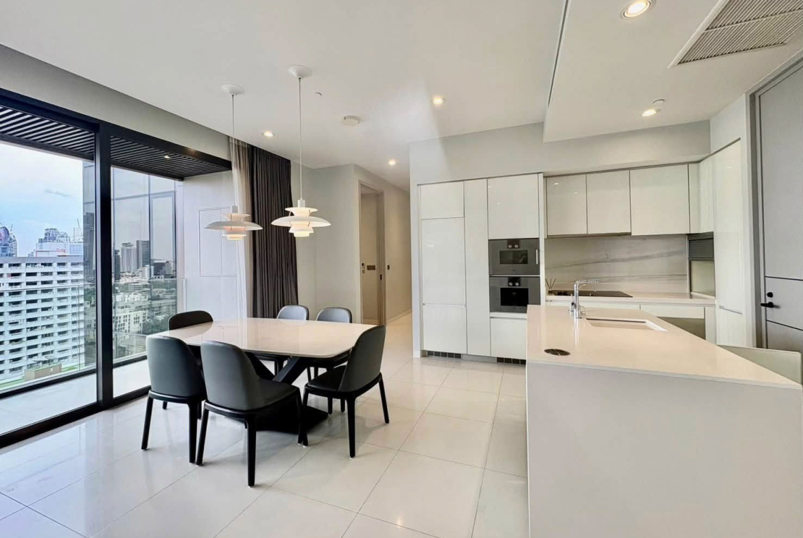 Vittorio Sukhumvit 39 136.71 SQM Sale & Rent