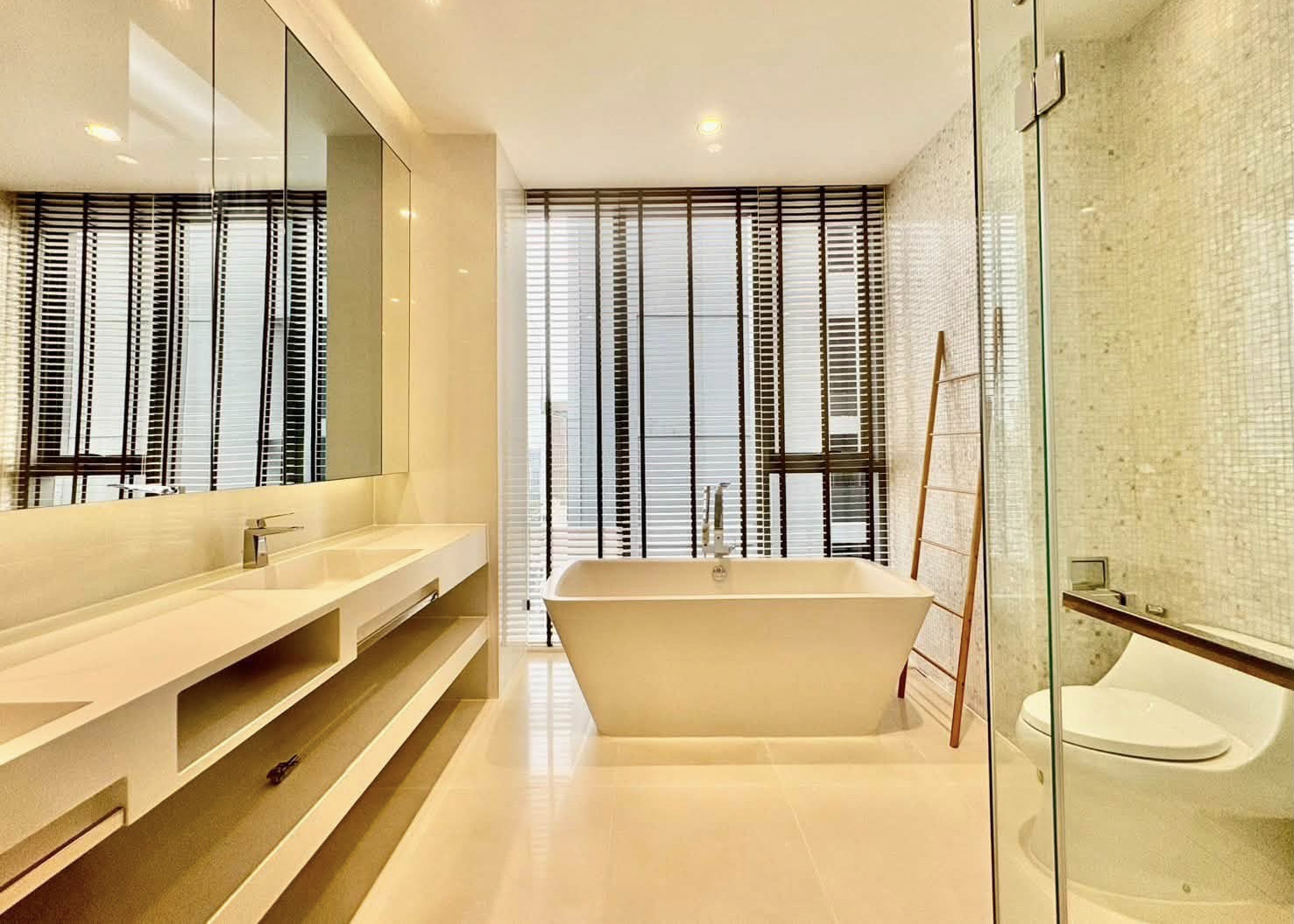 793212707_4193933197405461_3023021640366281325_n Vittorio Sukhumvit 39 136.71 SQM Sale & Rent