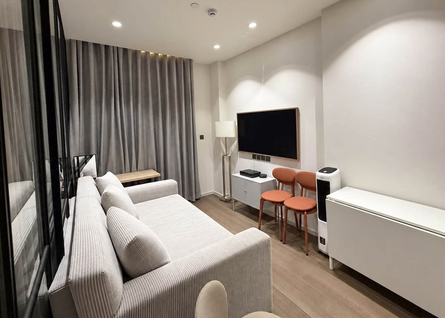 Muniq Sukhumvit 23 | 43 SQM Condo for Sale & Rent
