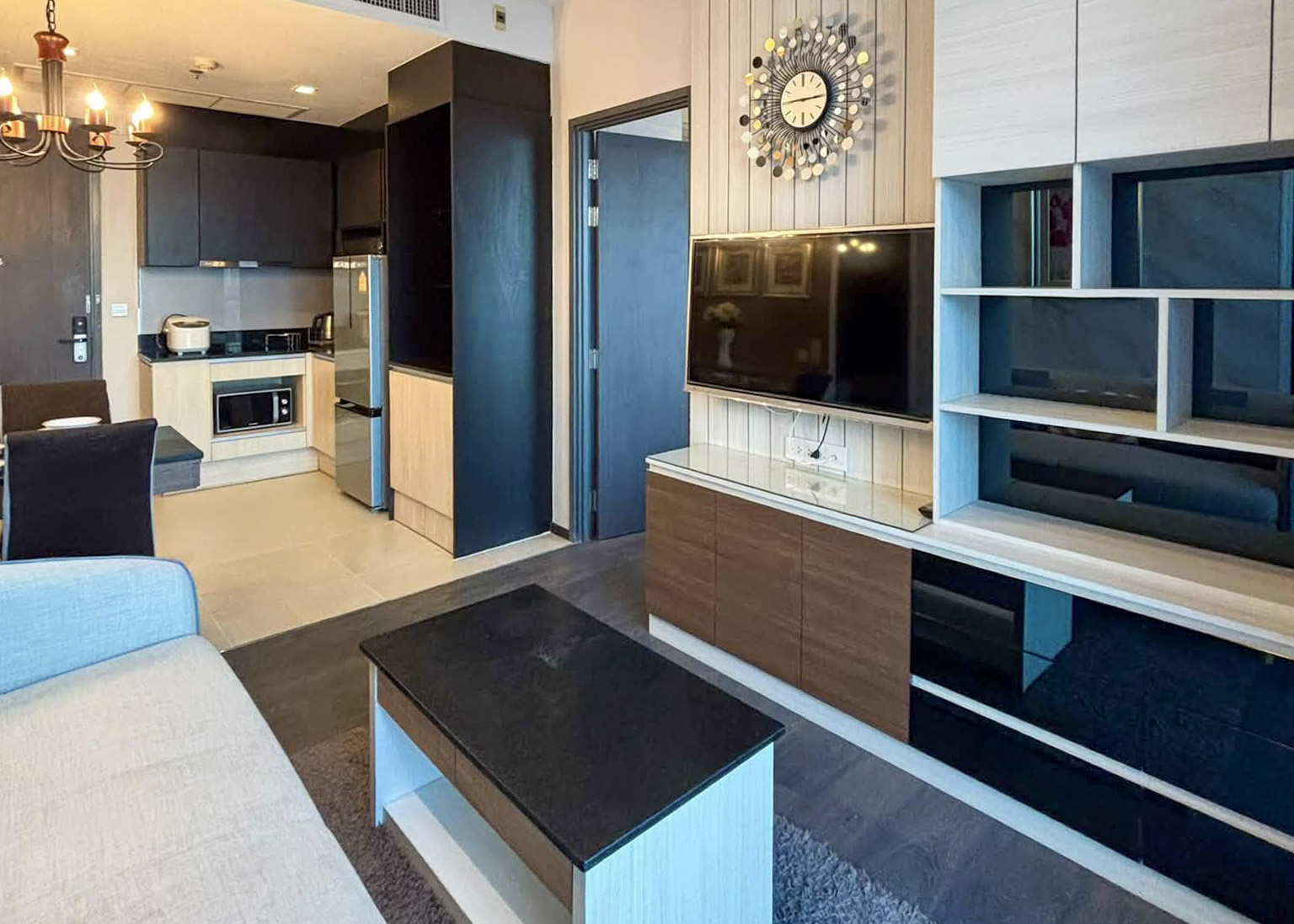 857685852_4732023770366881_4942465263229629006_n Edge Sukhumvit 23 Condo for Rent, 43.20 SQM