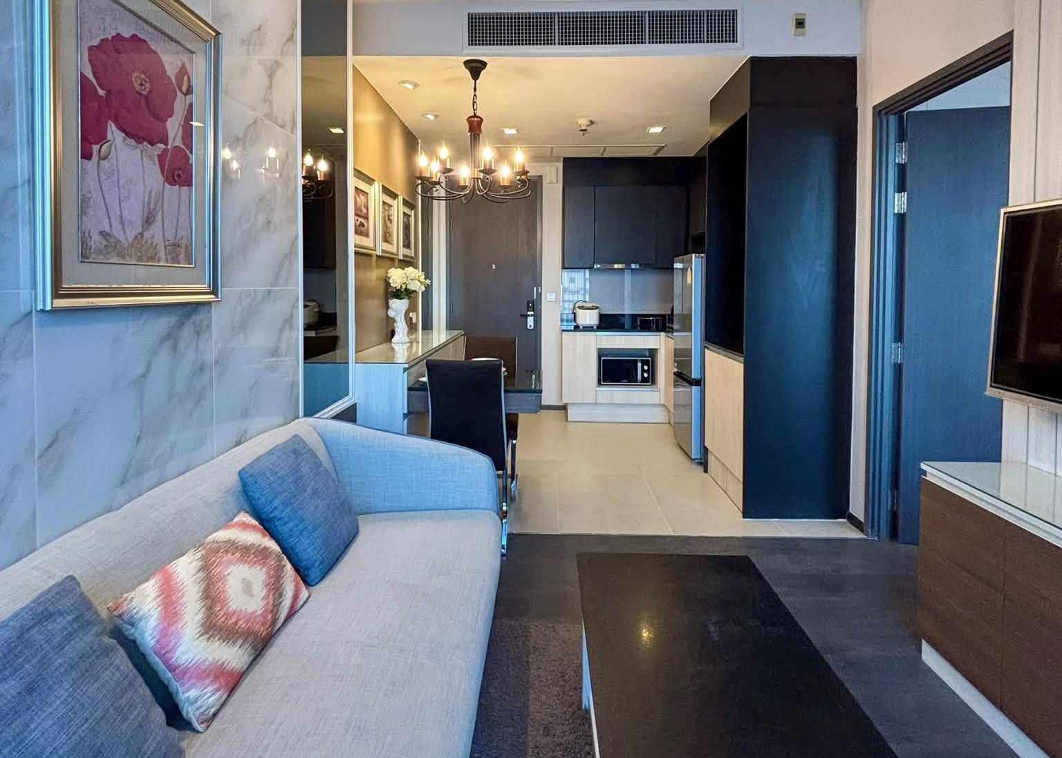 858936797_4732023577033567_2778420808794157330_n Edge Sukhumvit 23 Condo for Rent, 43.20 SQM