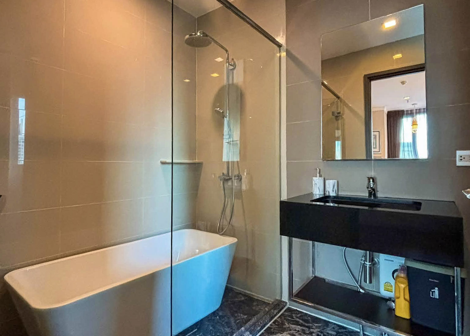 859478456_4732023647033560_5413364212964797606_n Edge Sukhumvit 23 Condo for Rent, 43.20 SQM