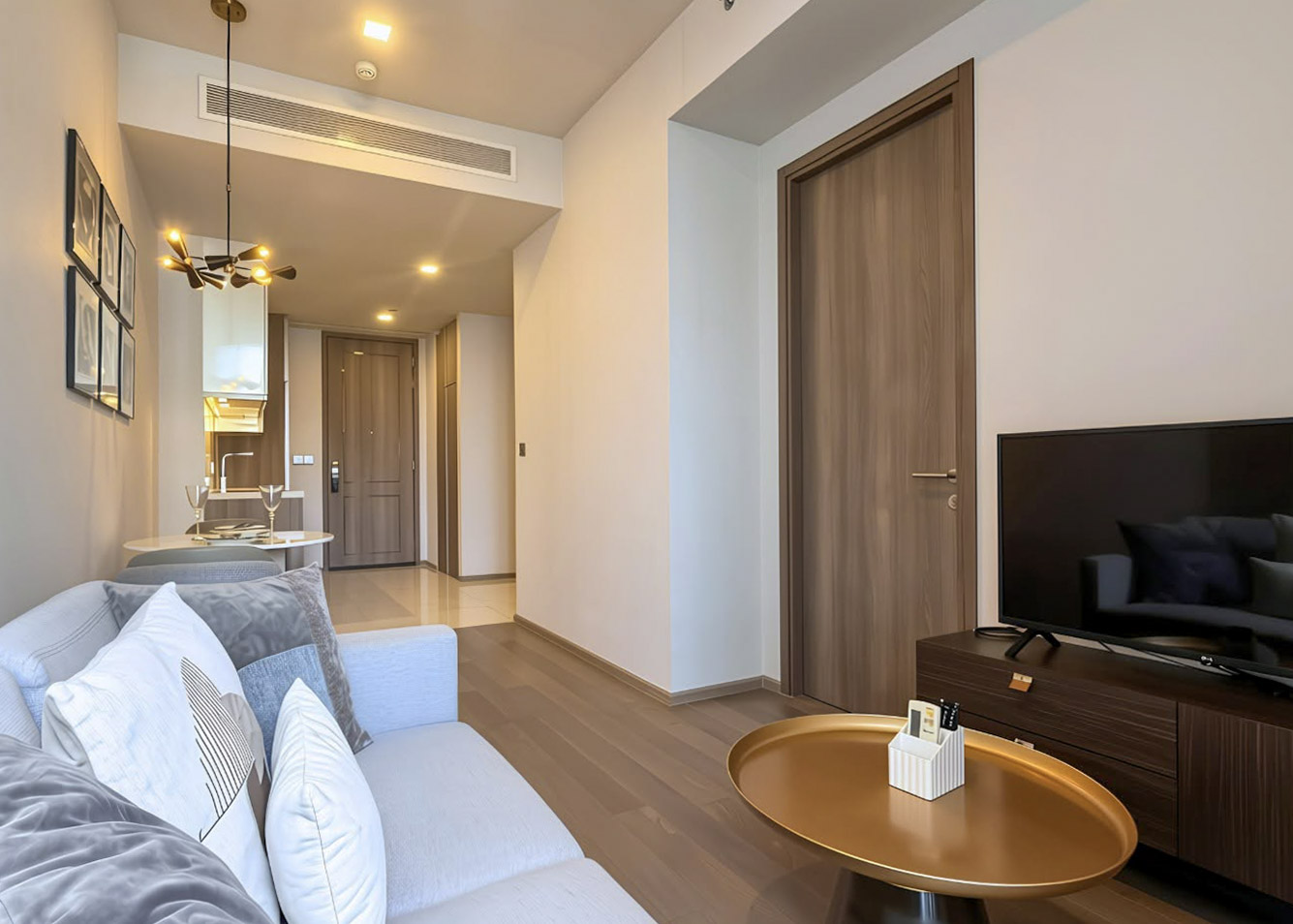 863247594_122140292097390432_3004347165491158654_n Celes Asoke Condo for Rent | 42 SQM