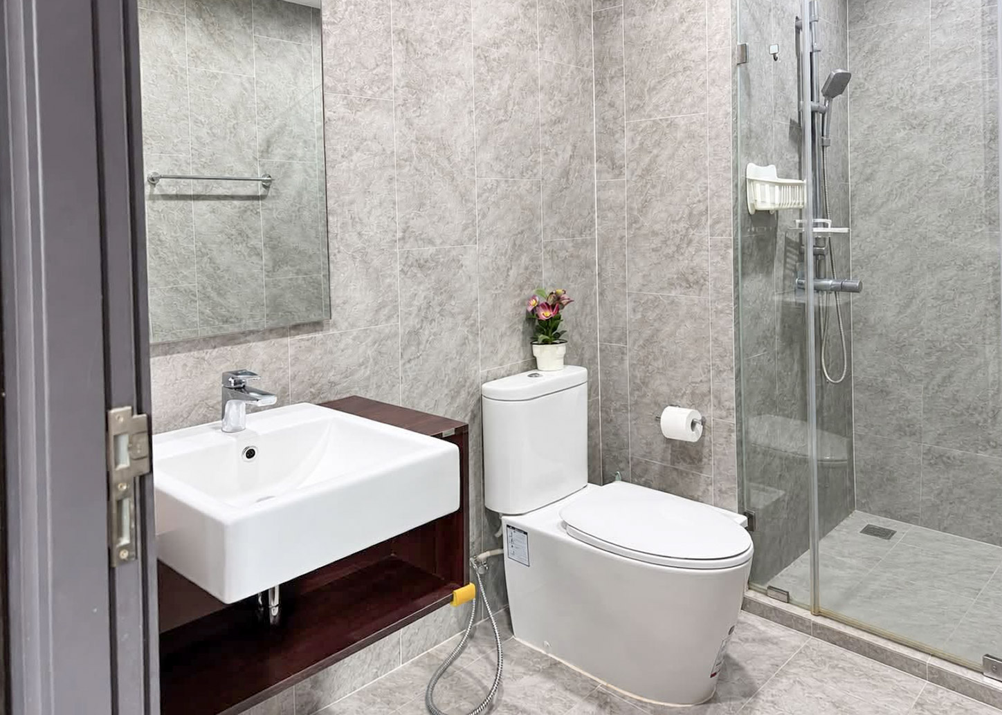 864078989_3164936897049017_1087913441429086002_n C Ekkamai Condo for Rent | 65.5 SQM