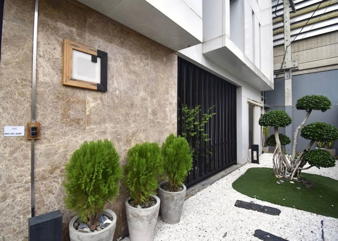 864172047_10164598380372777_4716420657019267234_n Qube Suites Sukhumvit 46 | 60 SQM for Rent
