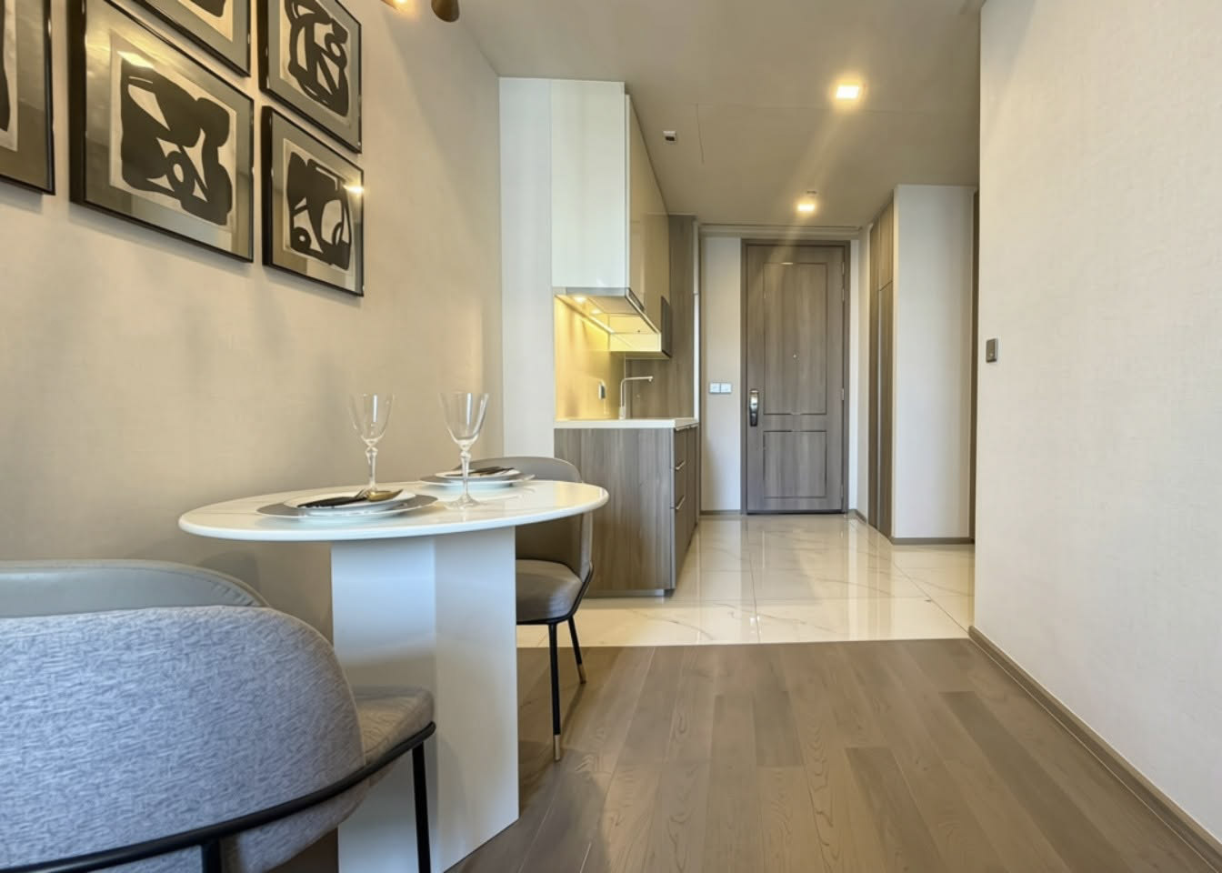 866553665_122140291881390432_6642839278098294303_n Celes Asoke Condo for Rent | 42 SQM