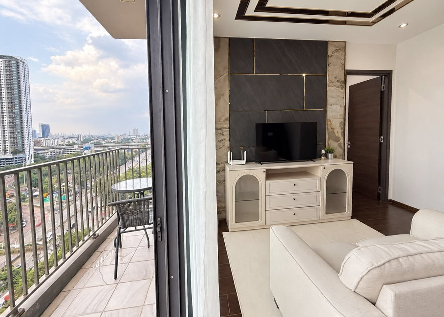 866566921_3164936823715691_1524473286435625622_n C Ekkamai Condo for Rent | 65.5 SQM