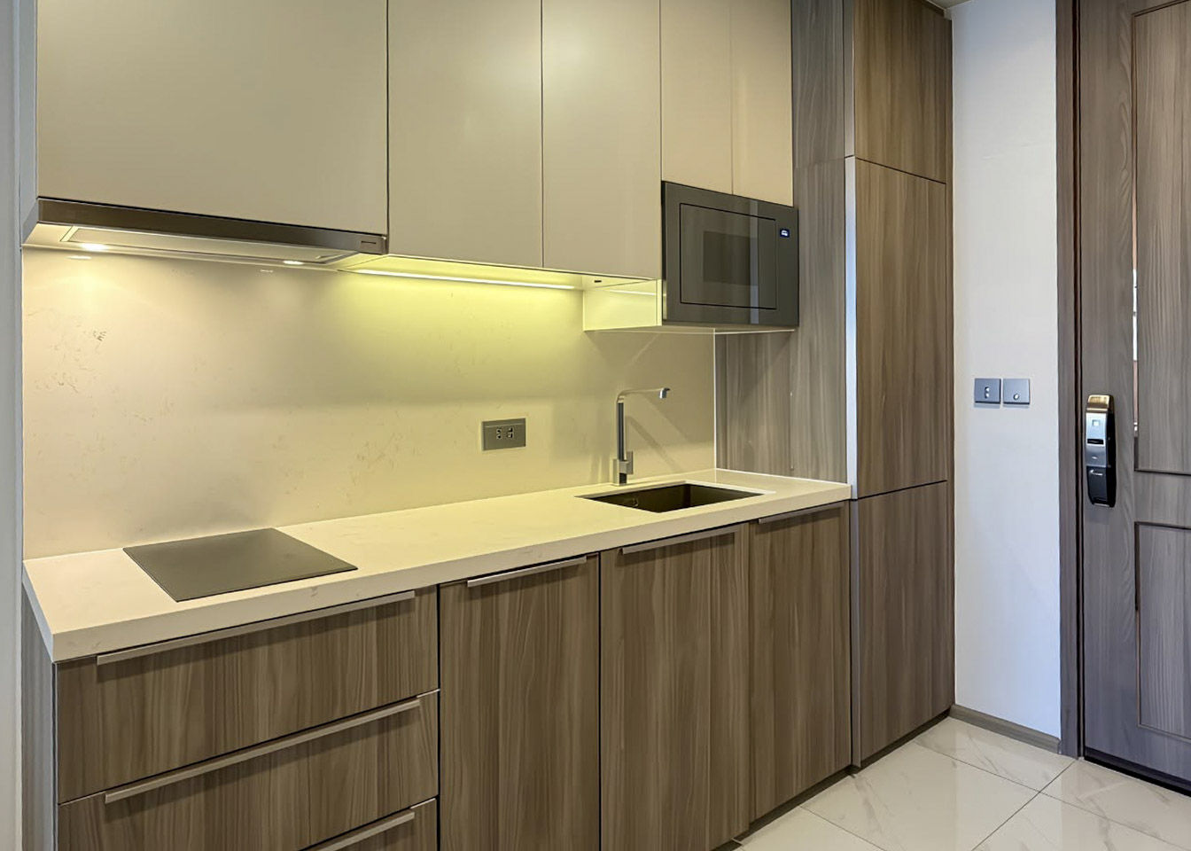 867445360_122140292571390432_2712679475045998096_n Celes Asoke Condo for Rent | 42 SQM