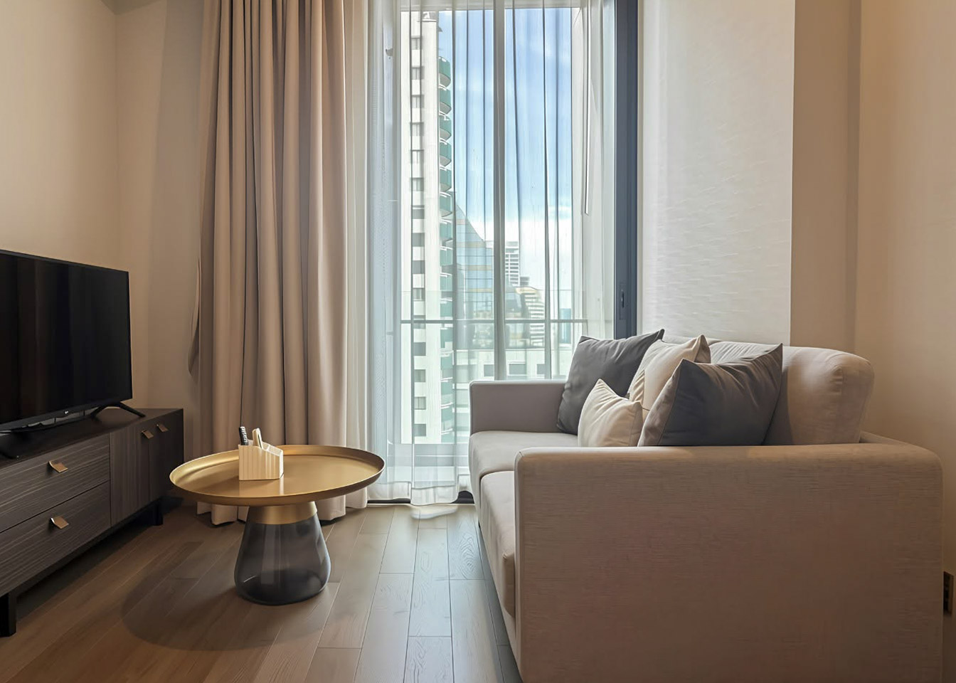 868670632_122140293027390432_5440560738747208153_n Celes Asoke Condo for Rent | 42 SQM